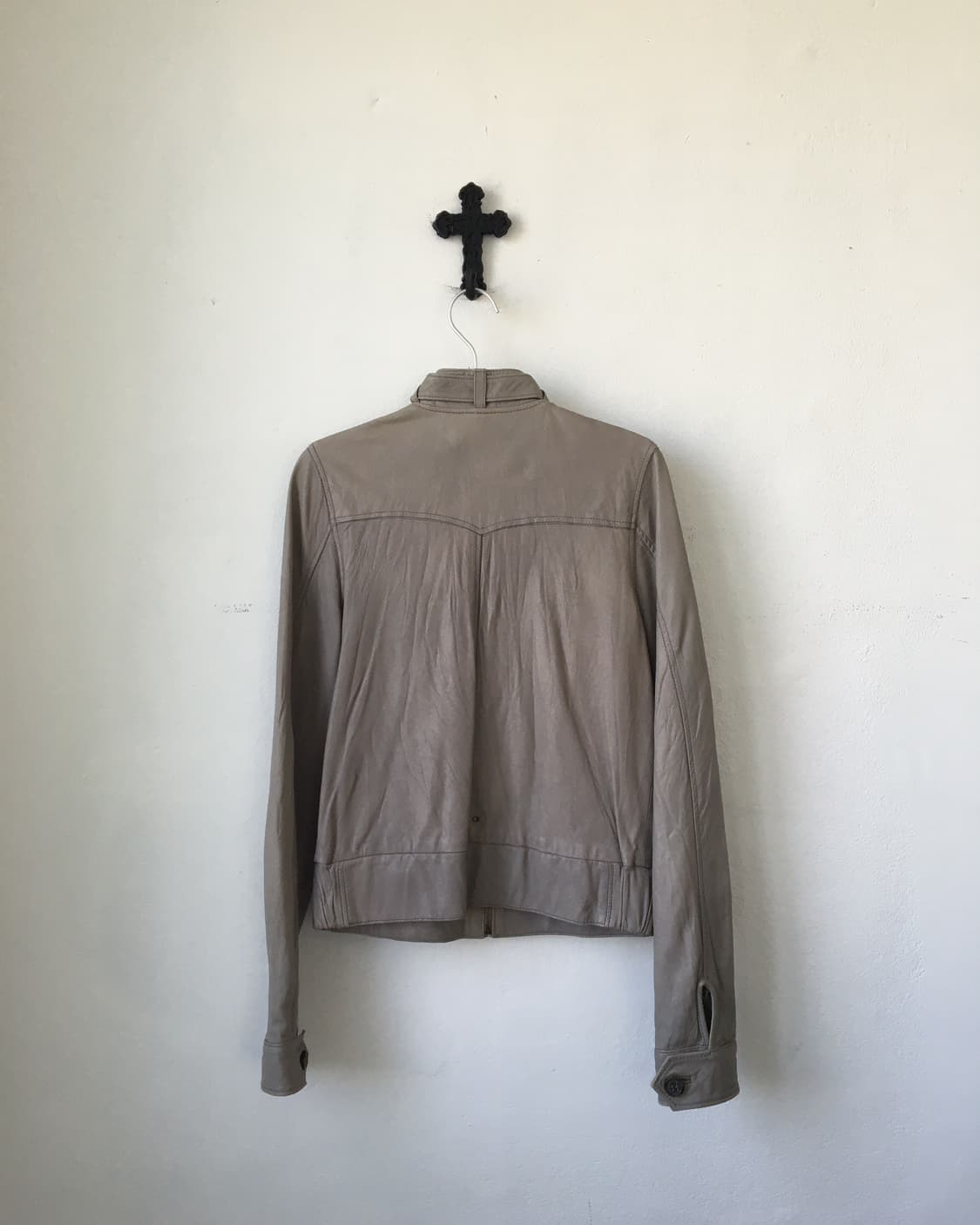 Belted light gray leather jacket 상품이미지2