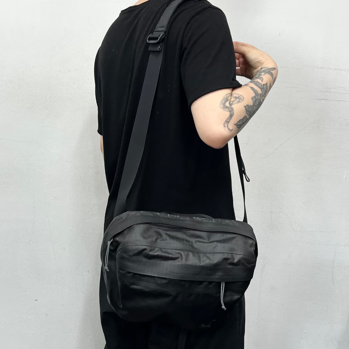 아크테릭스 루나라 10 숄더백 블랙 상품이미지3