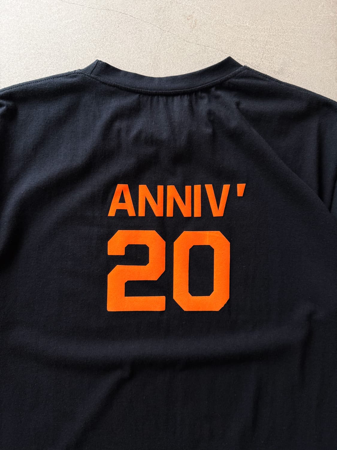 Vintage ANNIV 20 Graphic Back Print Tee 상품이미지3