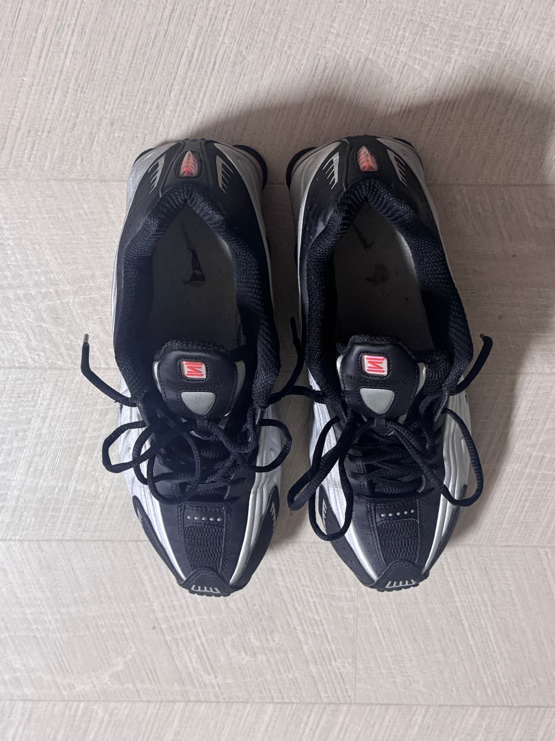 나이키 샥스R4 실버 280 상품이미지2