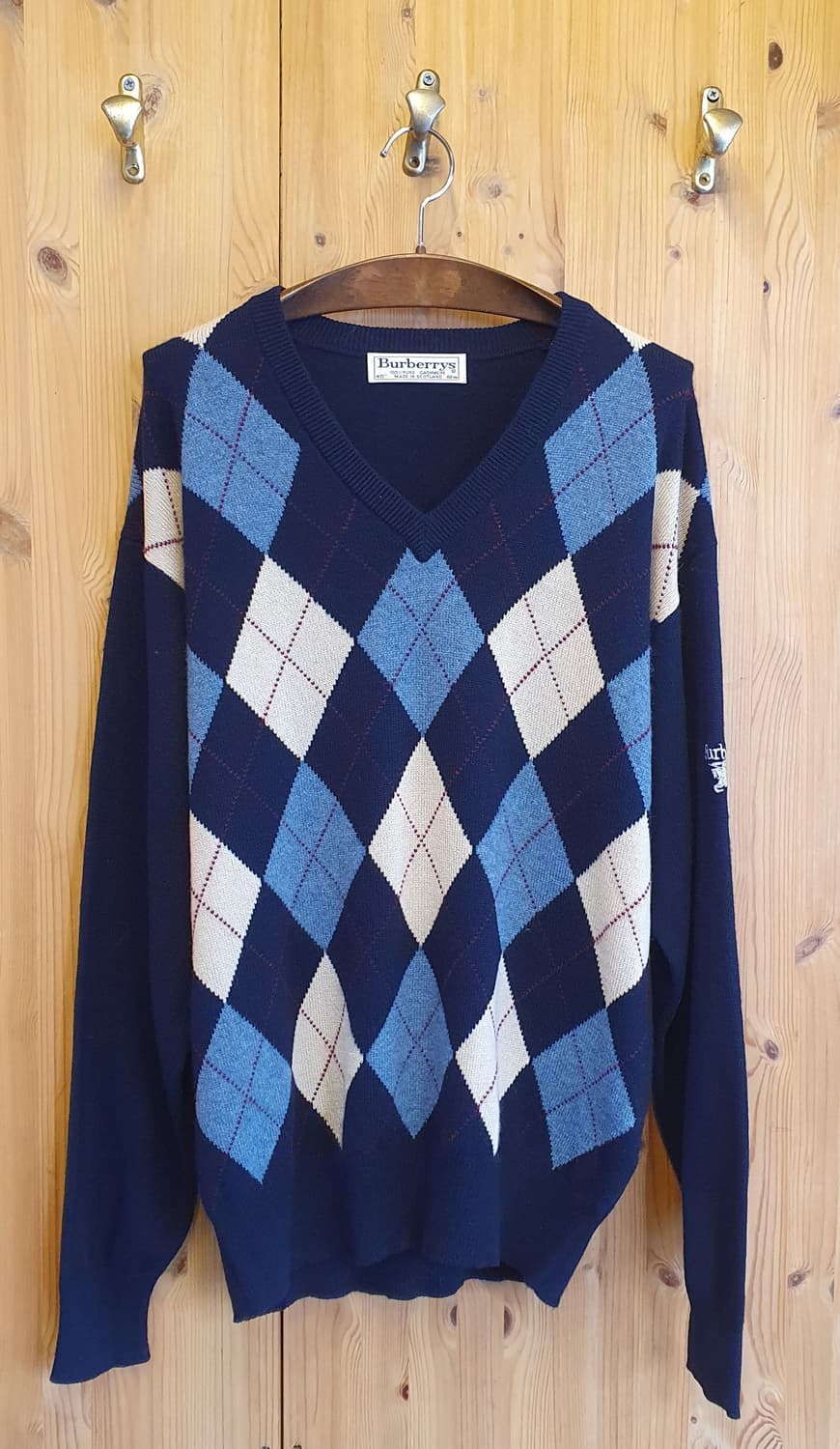 100.버버리 캐시미어 브이넥 니트 상품이미지1