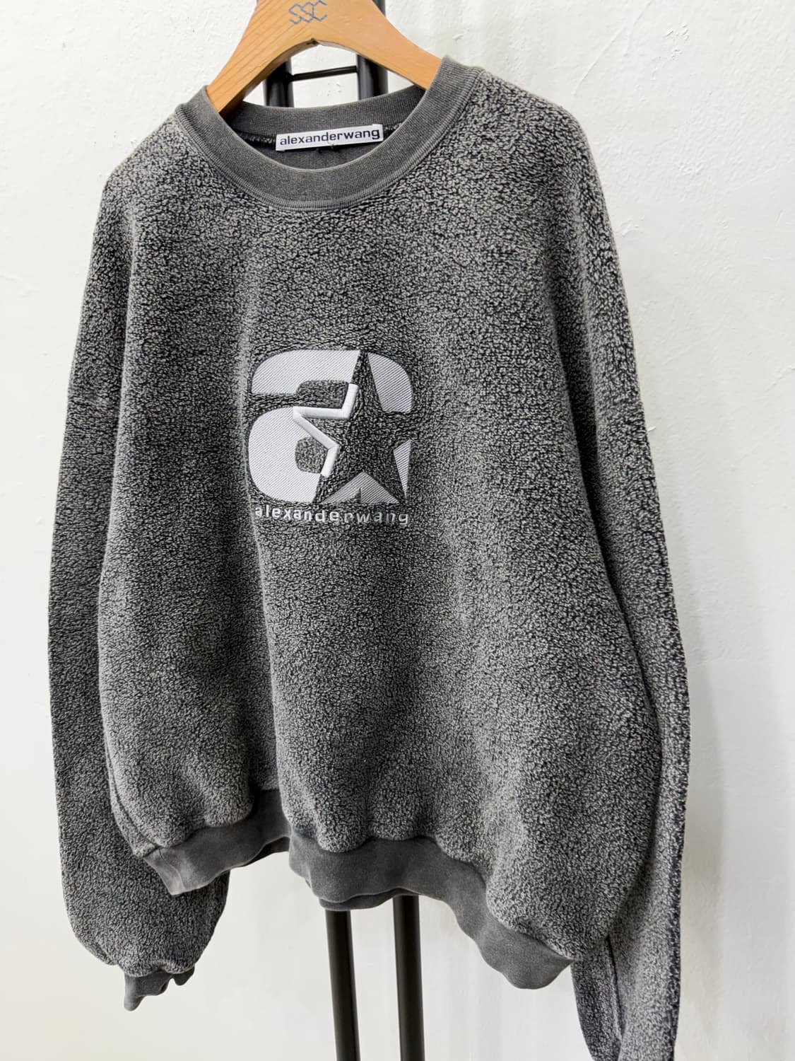 정품) 알렉산더왕 여성 오버사이즈 로고 플리스 맨투맨 XS 상품이미지3