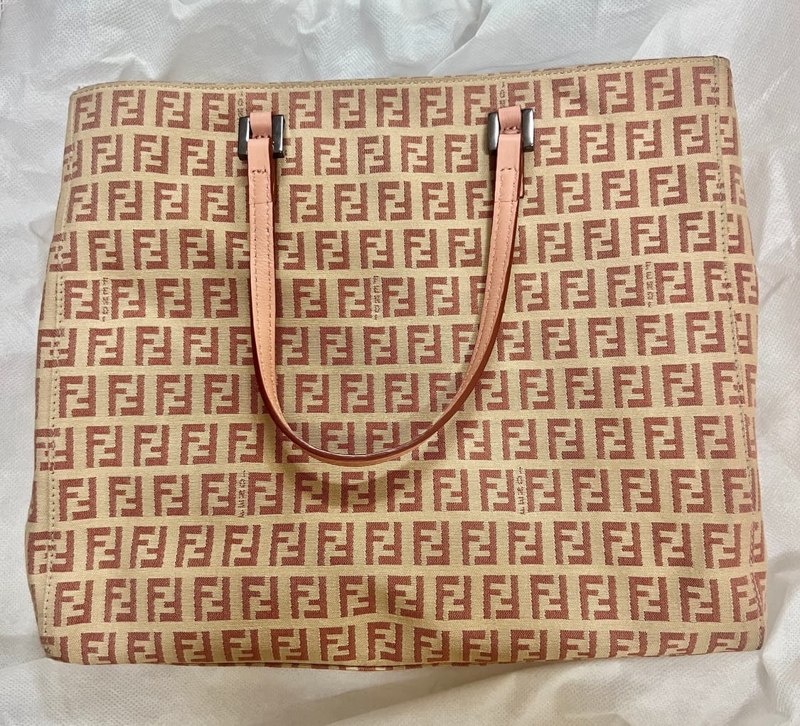 정품 펜디 베이지핑크 쇼퍼백 상품이미지1