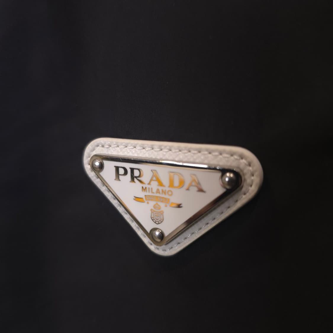 [중고/정품] 프라다 리나일론 바람막이 L 상품이미지3