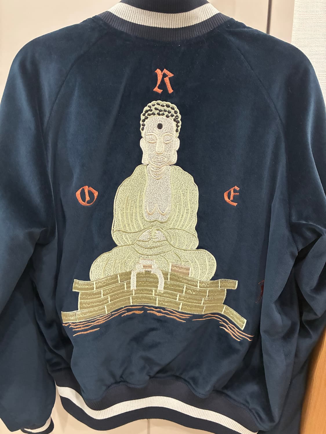 버드노트 코리아 벨벳 수베니어 자켓 40size 상품이미지3