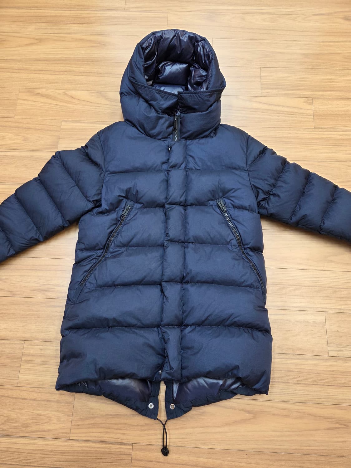 ADD 주니어 롱패딩 네이비 색상입니다. 사이즈는 130(8Y)입니다.  상품이미지1