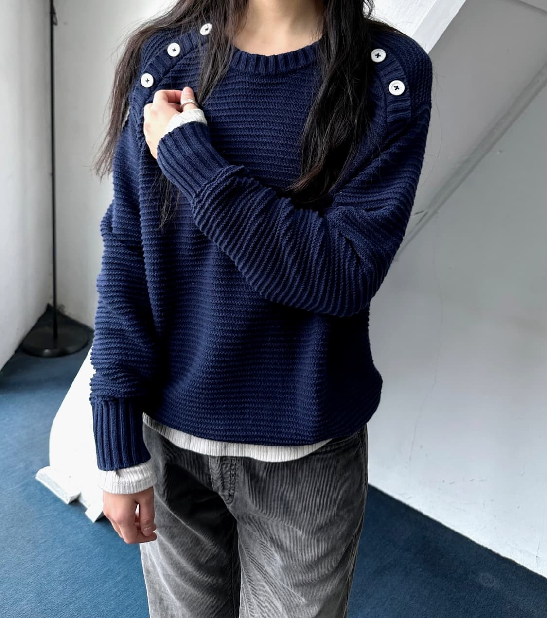 Middle gauge design shoulder knitted top 상품이미지7