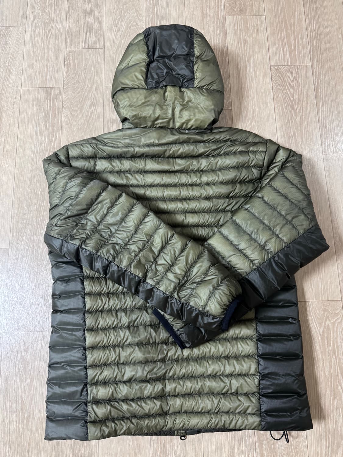 54사이즈 CP컴퍼니 디디쉘 경량 고글 패딩 점퍼 카키 상품이미지9
