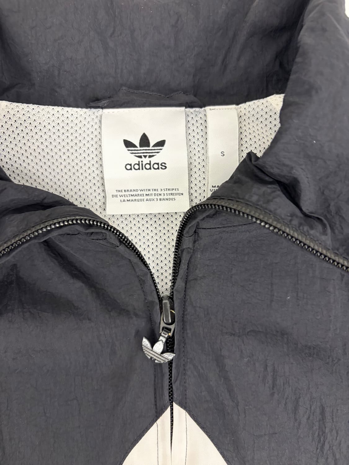 [S] 아디다스 빅 로고 블랙 화이트 바람막이 상품이미지2