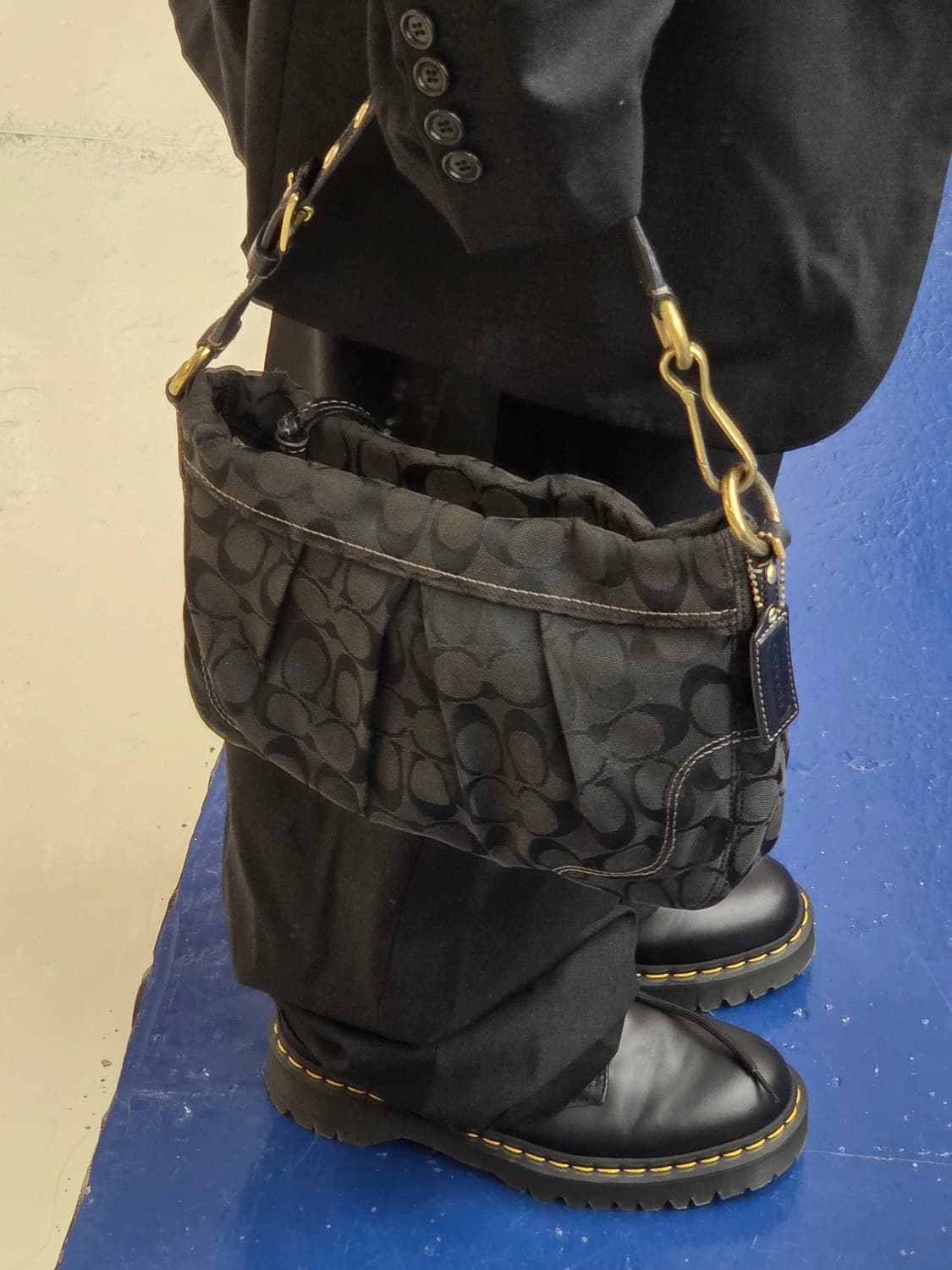 Coach 코치 블랙 모노그램 시그니쳐 숄더 백 상품이미지2