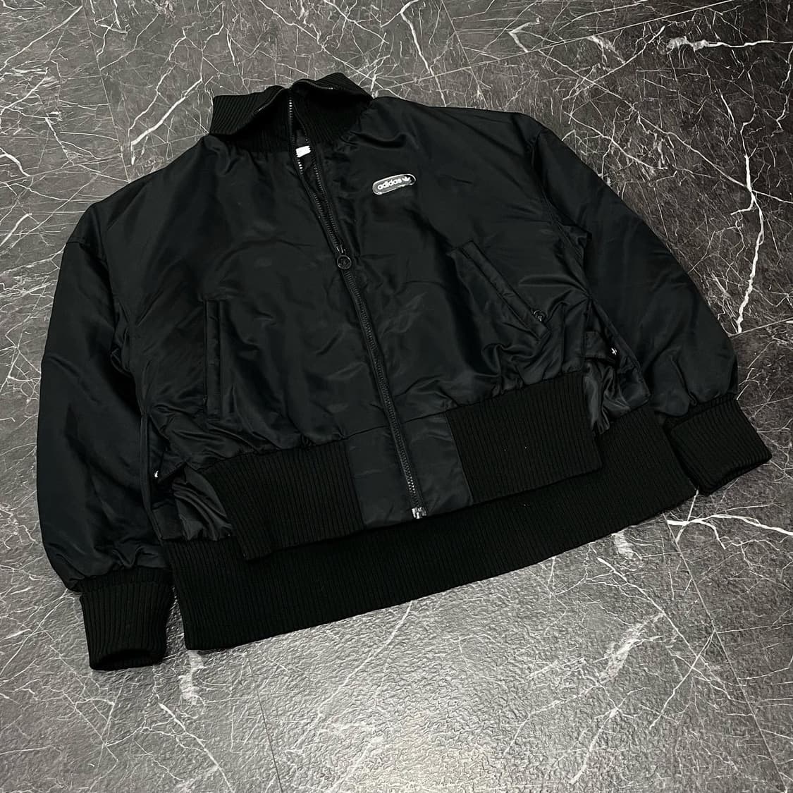 L 아디다스 하이넥 절개 크롭 봄버자켓 상품이미지5