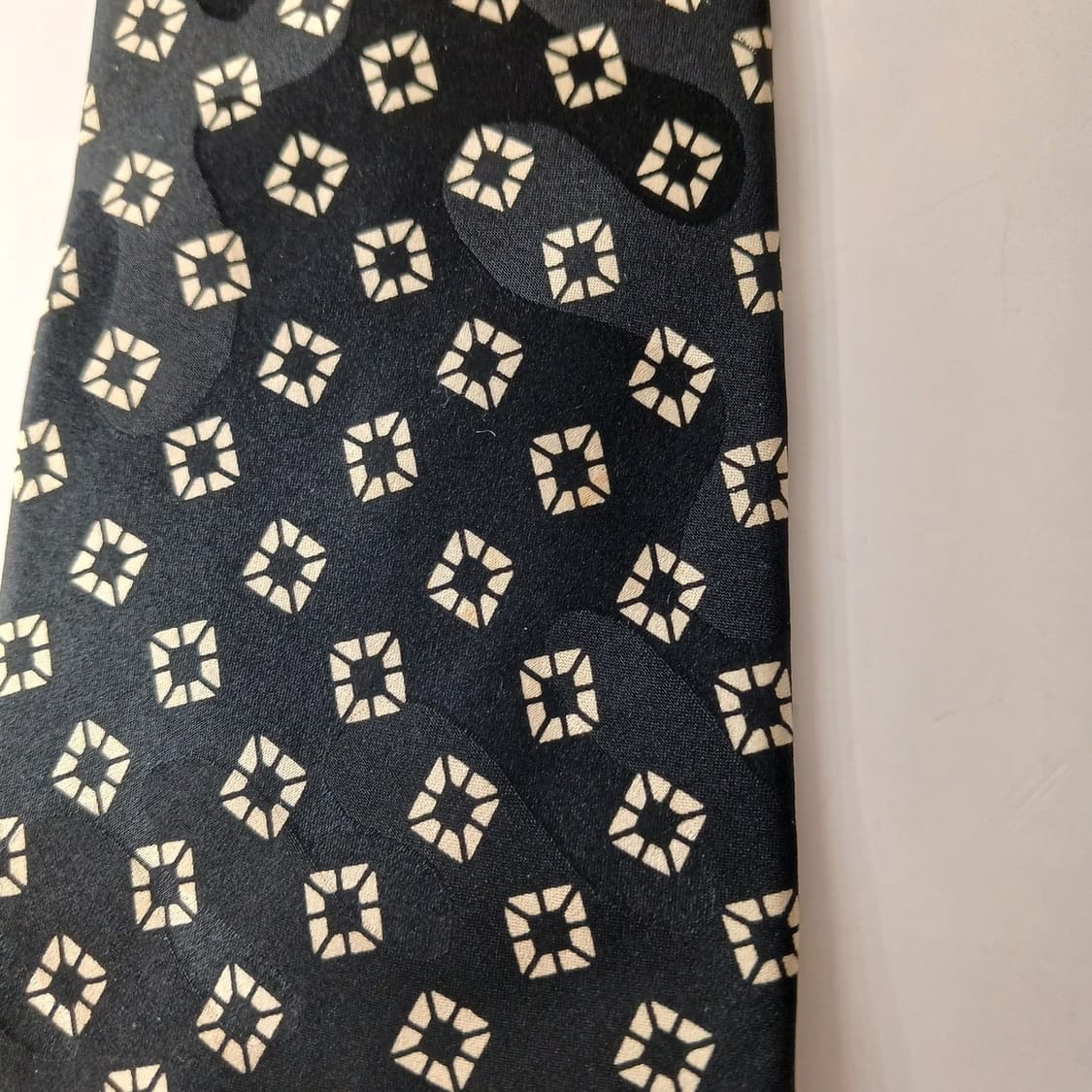 입생로랑 실크 블랙 기하 패턴 넥타이 9.2cm B등급 A19525 상품이미지6
