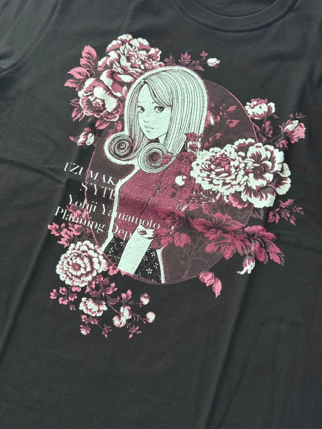 FLOWER AND KIRIE TEE 꽃과 키리에 그래픽 티셔츠 상품이미지2