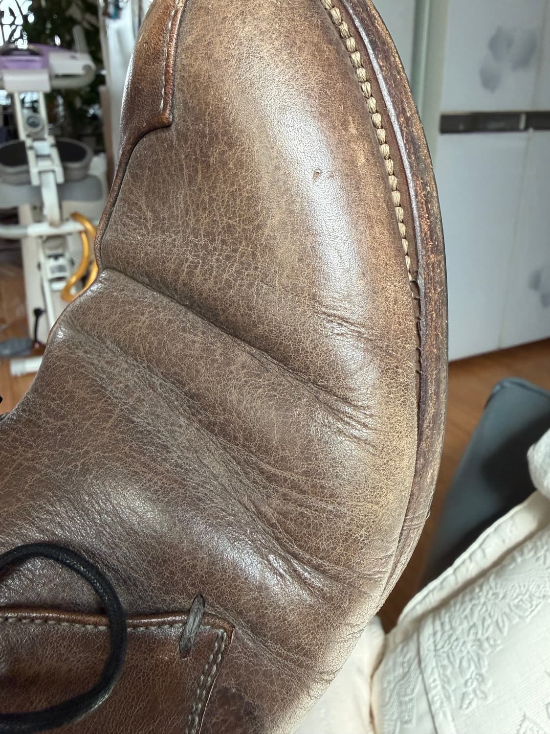 더 비리디 안느 비대칭 스티치 로퍼 상품이미지2