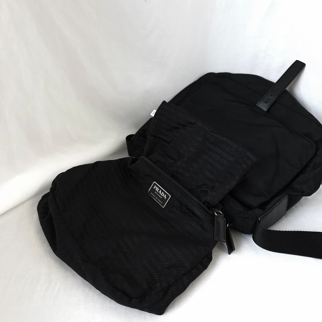 [정품 PRADA] 프라다 포코노 나일론 크로스백 주우재백 남녀공용 상품이미지7