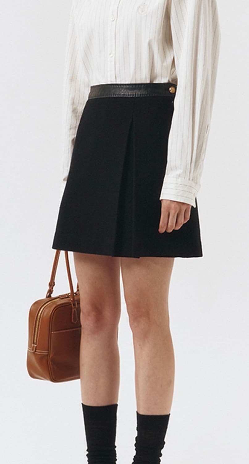 [새상품,품절상품] 던스트 DUNST 레더 포인트 울 스커트 상품이미지4