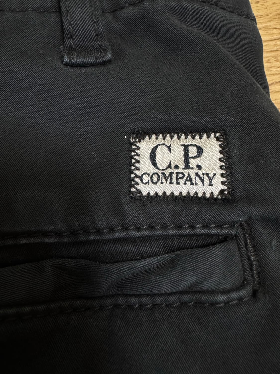 [48]CP 컴퍼니 렌즈 카고 코튼 팬츠 블랙 상품이미지4