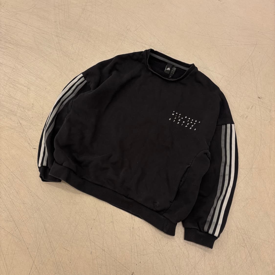 아디다스 삼선 블랙 맨투맨 상품이미지1