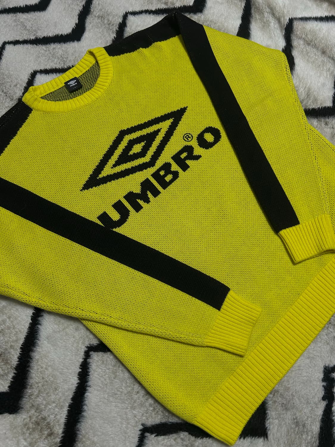 [M]엄브로 오버핏 빅로고 헤비울 니트 상품이미지3