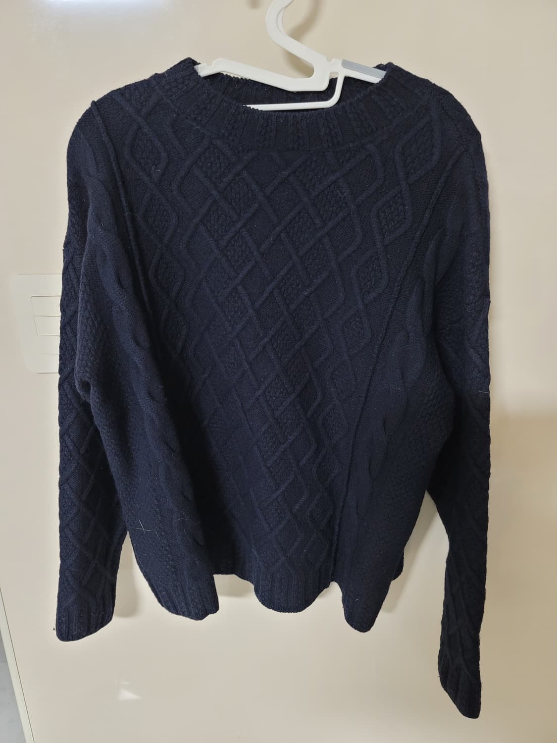 바토너 블랙 두툼 케이블 울니트 남성95~100사이즈 상태굿
 상품이미지1