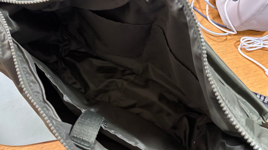 유니클로 멀티포켓 크로스백 상품이미지3