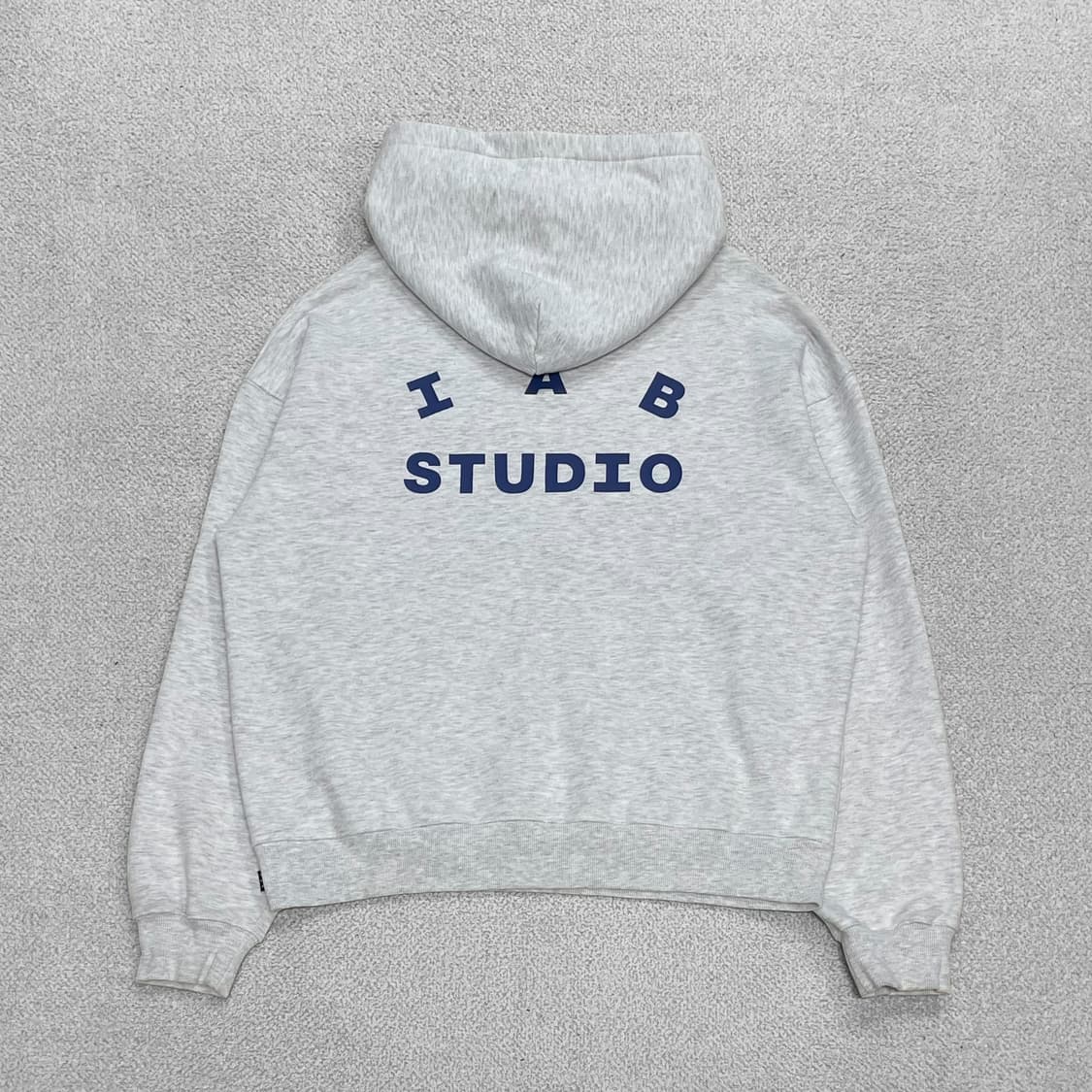 아이앱스튜디오 스펠 로고 후드티 라이트 그레이 상품이미지1