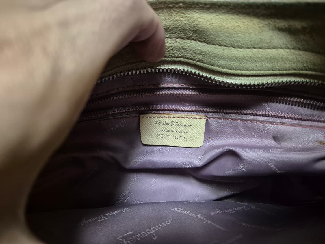 살바토레 페라가모 스웨이드 가죽 간치니 핸드백 상품이미지3