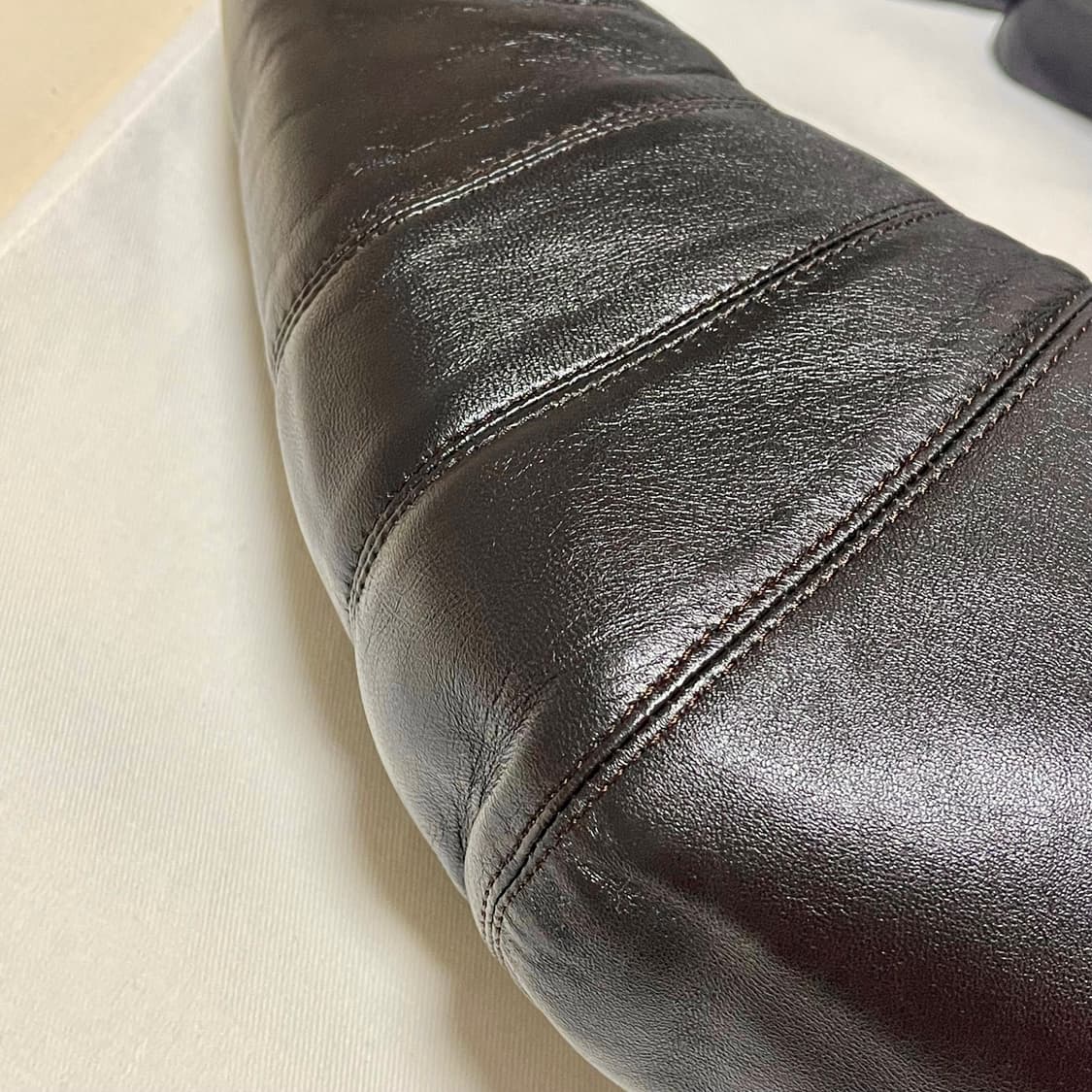 르메르 나파 레더 범백 미디움 다크초코 상품이미지3