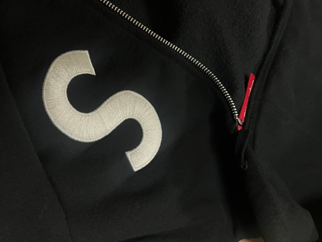 슈프림 s로고 후드집업 s사이즈 블랙 상품이미지2