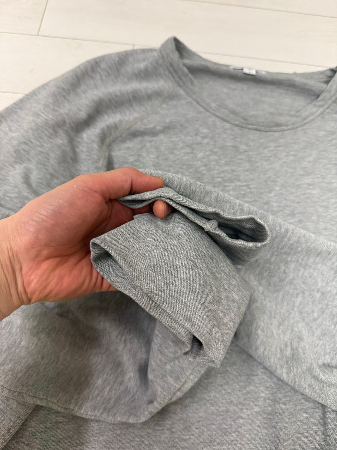 제임스펄스 맨투맨 3 사이즈  긴팔하고 맨투맨 중간 두께감입니다 사진 찍 상품이미지2