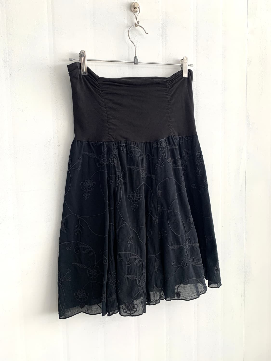 Black Embroidered Midi Skirt 상품이미지10