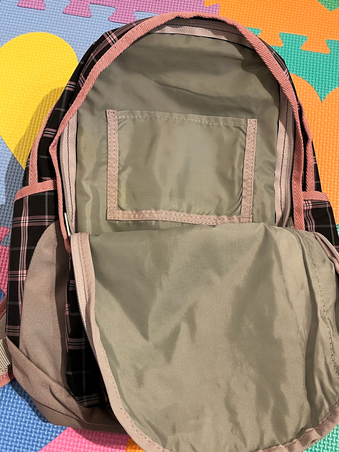 베네통 블랙 핑크 체크 백팩 🎀 상품이미지4