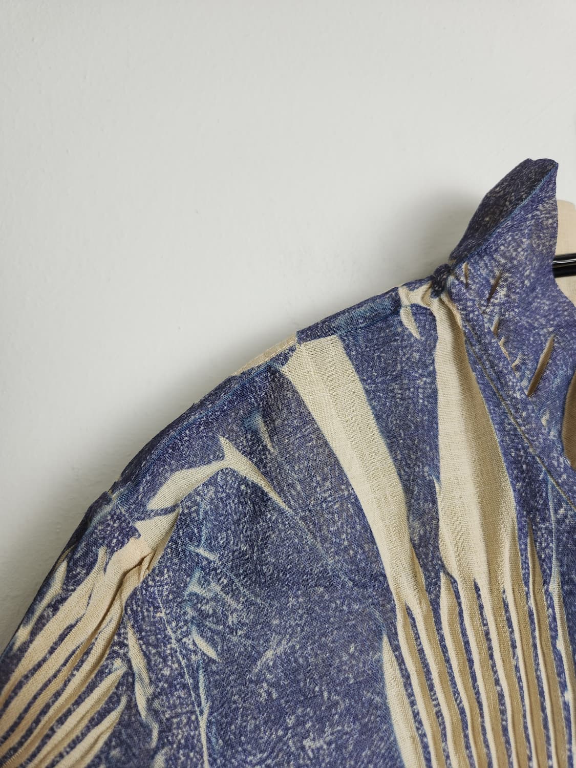 플리츠 트임 블라우스 상품이미지10