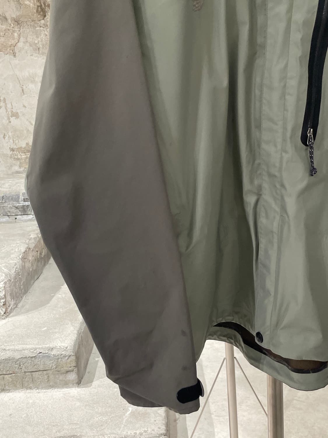 마운틴 하드웨어 카키 고어텍스 벤틸레이션 나일론 자켓 상품이미지4