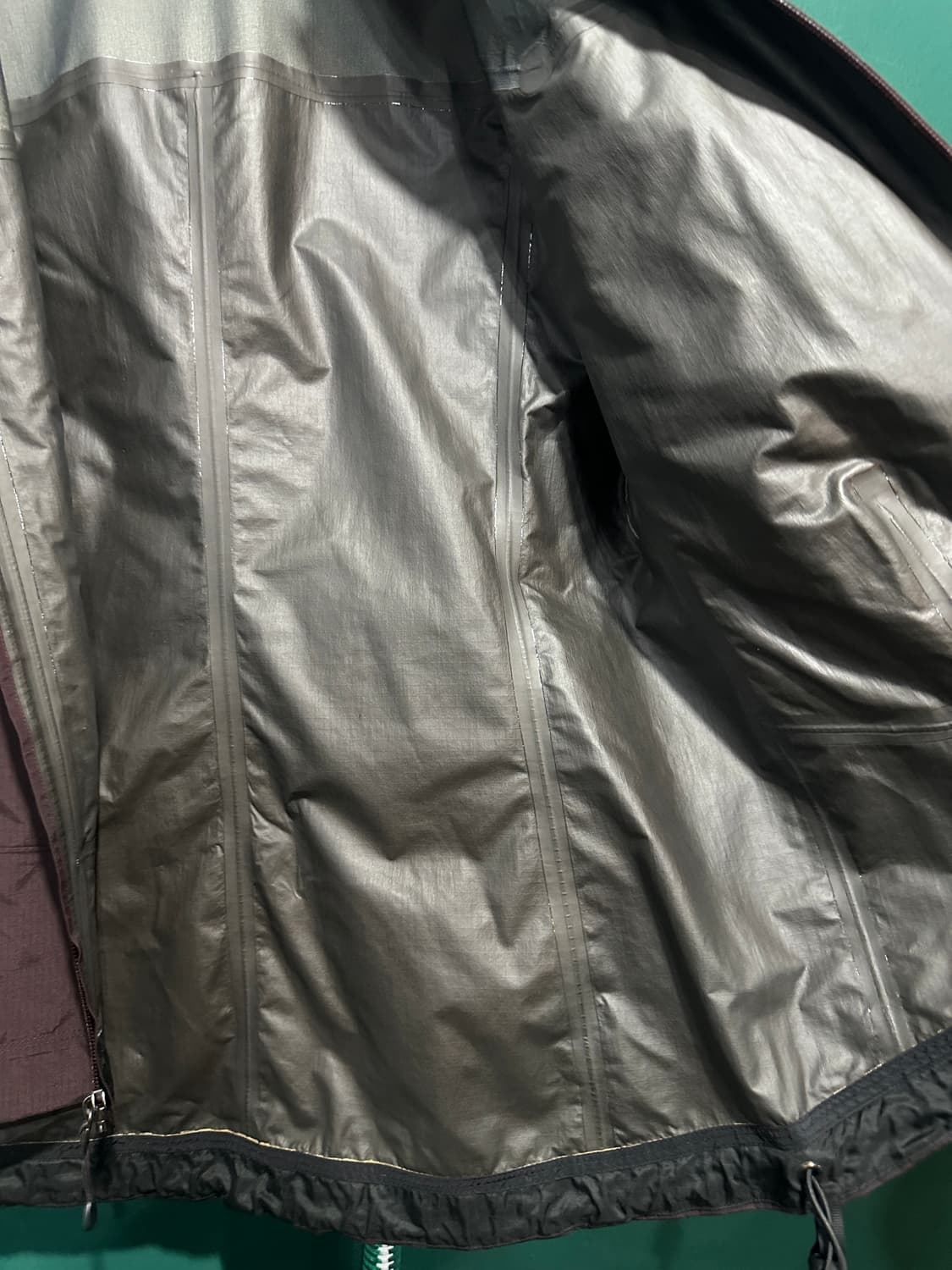 아크테릭스 매장판 팩라이트 고어텍스 바람막이 브라운S 상품이미지8