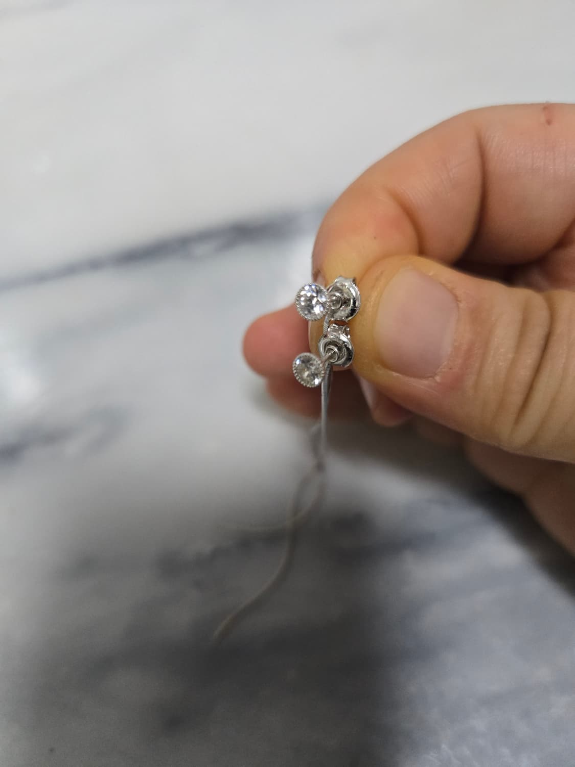 금값처분) 14k 화이트골드 롱 스네이크 체인 귀걸이  상품이미지5