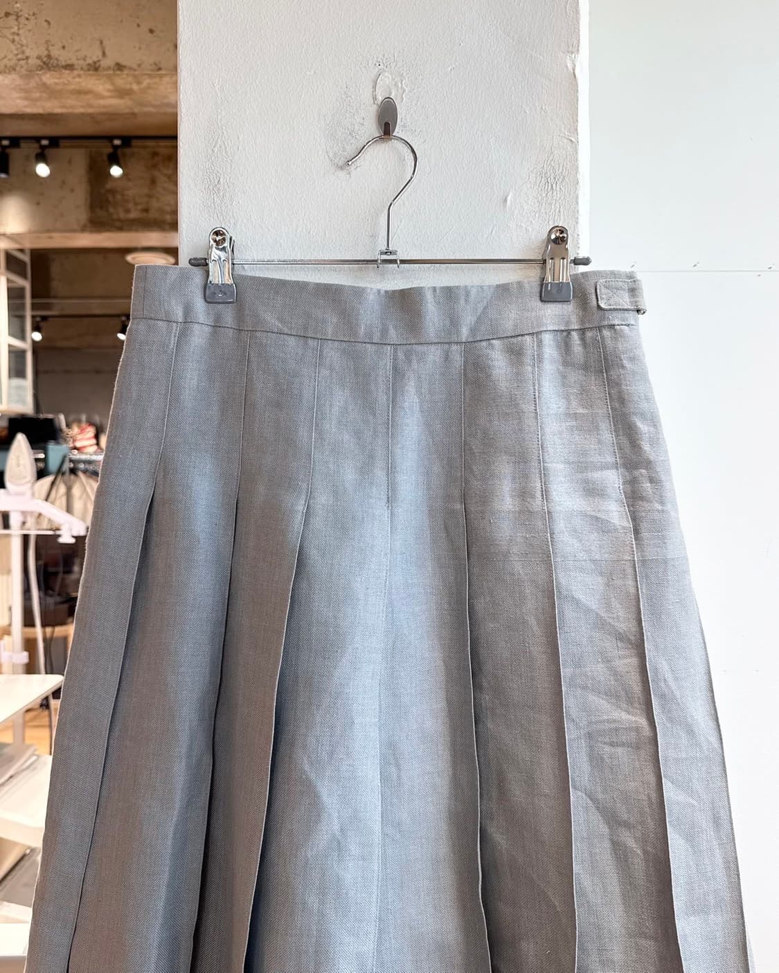 톰브라운 그레이 플리츠 린넨 미디스커트  상품이미지3