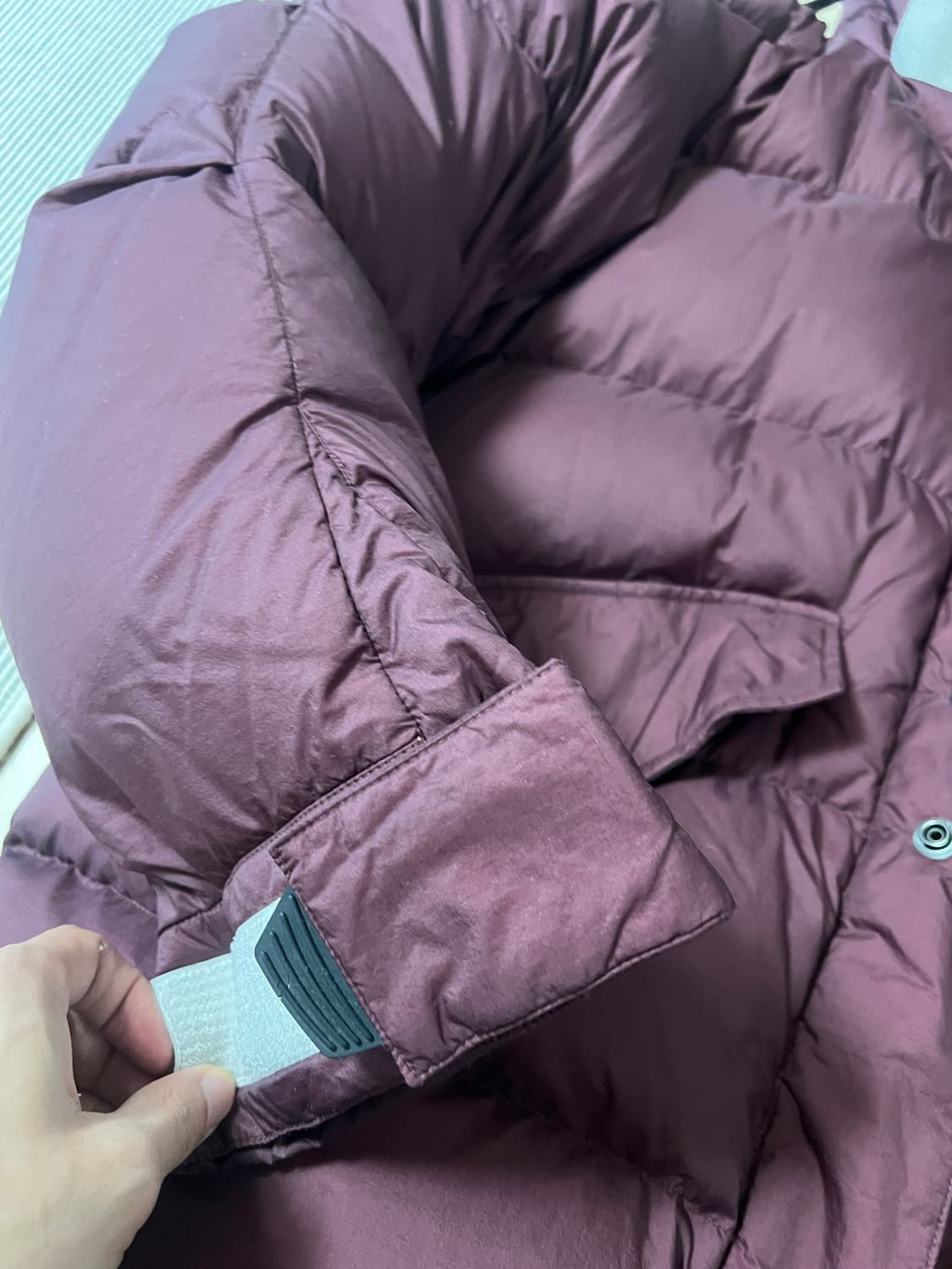 아크네 덕다운패딩 국내 100-105사이즈 상품이미지5