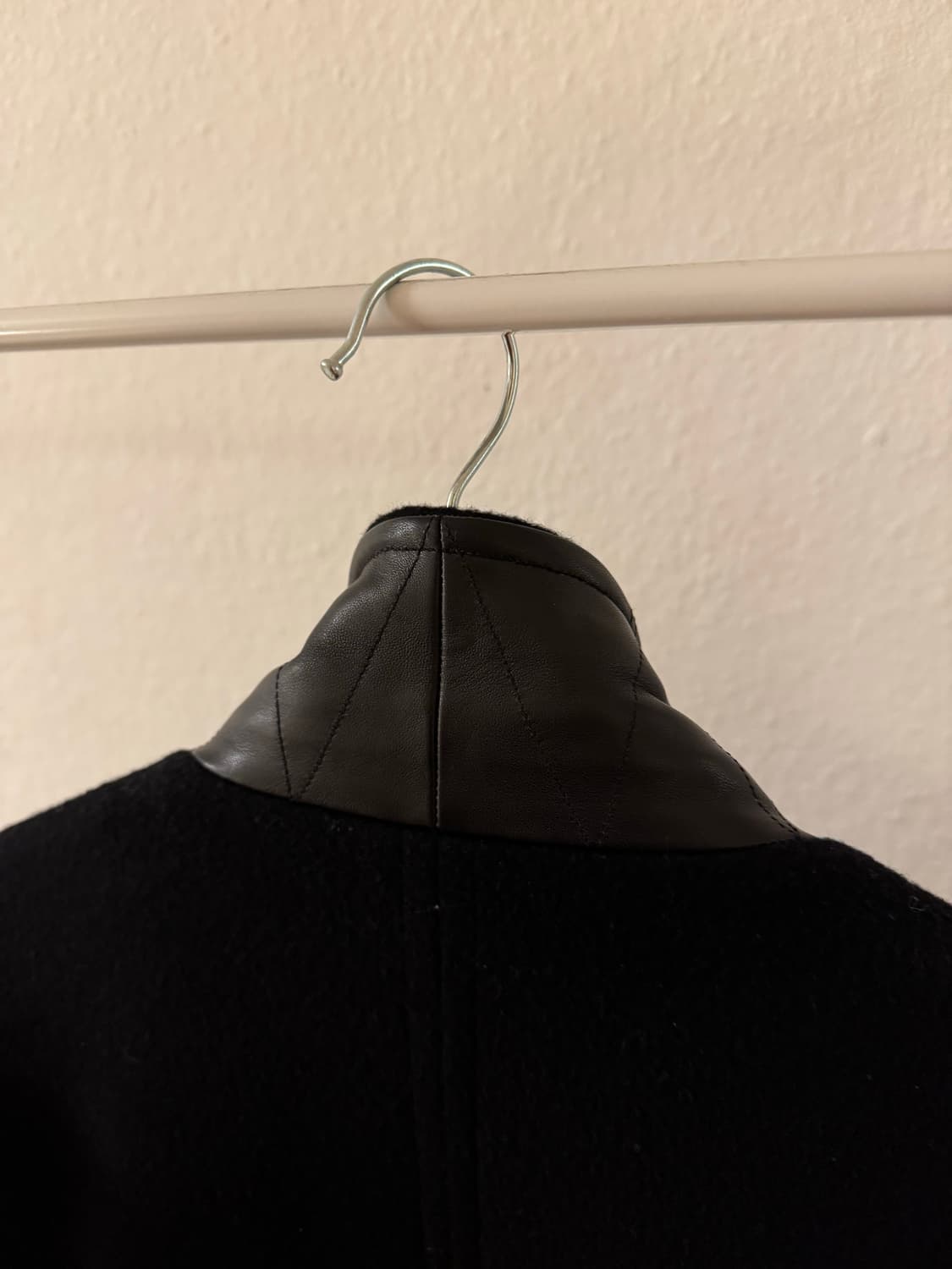 루트파인더 Sara 코트 블랙 L사이즈 (초판) 상품이미지3