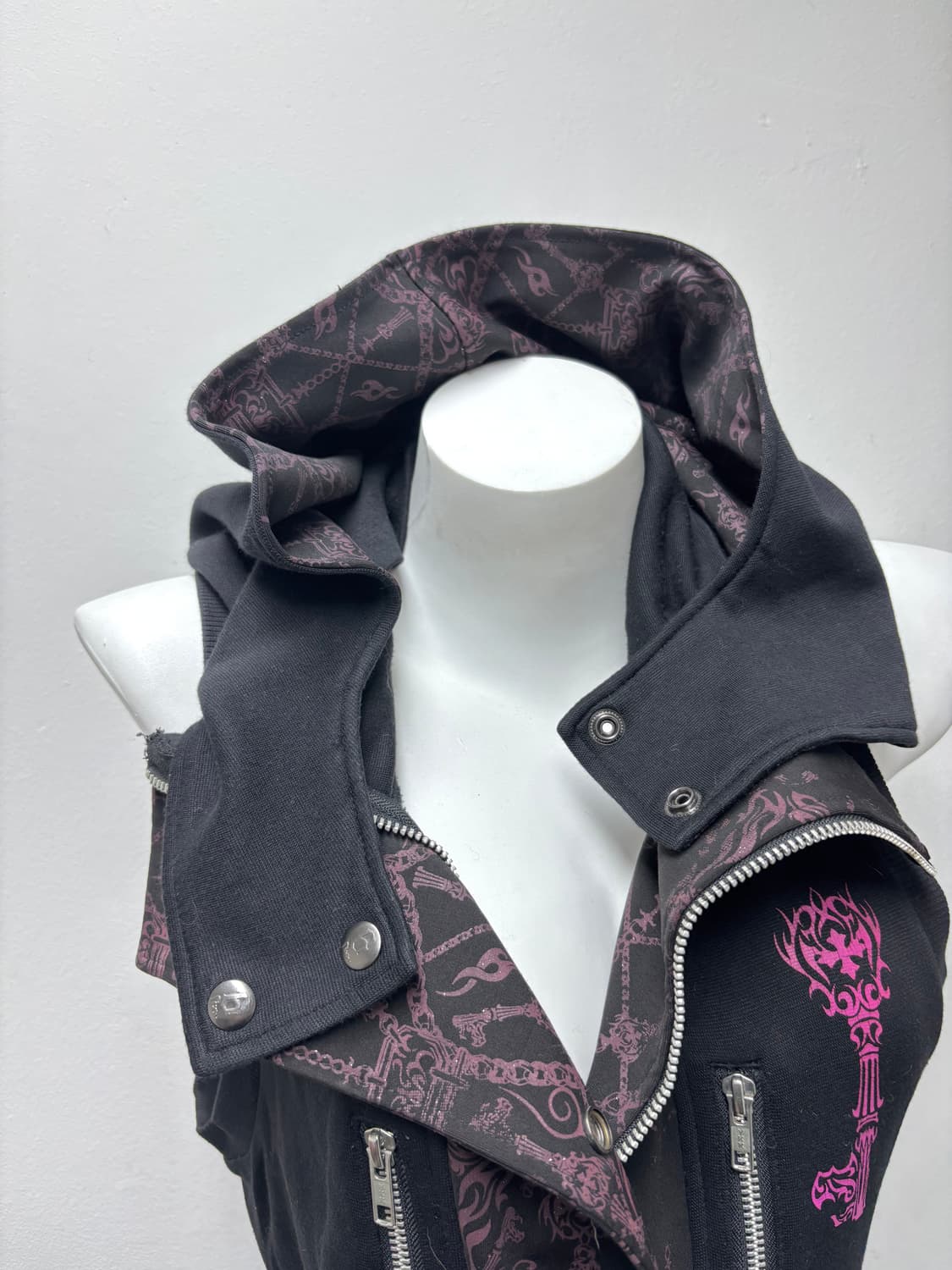 [Nine]00’s Gothic Print Hoodie Vest 상품이미지4
