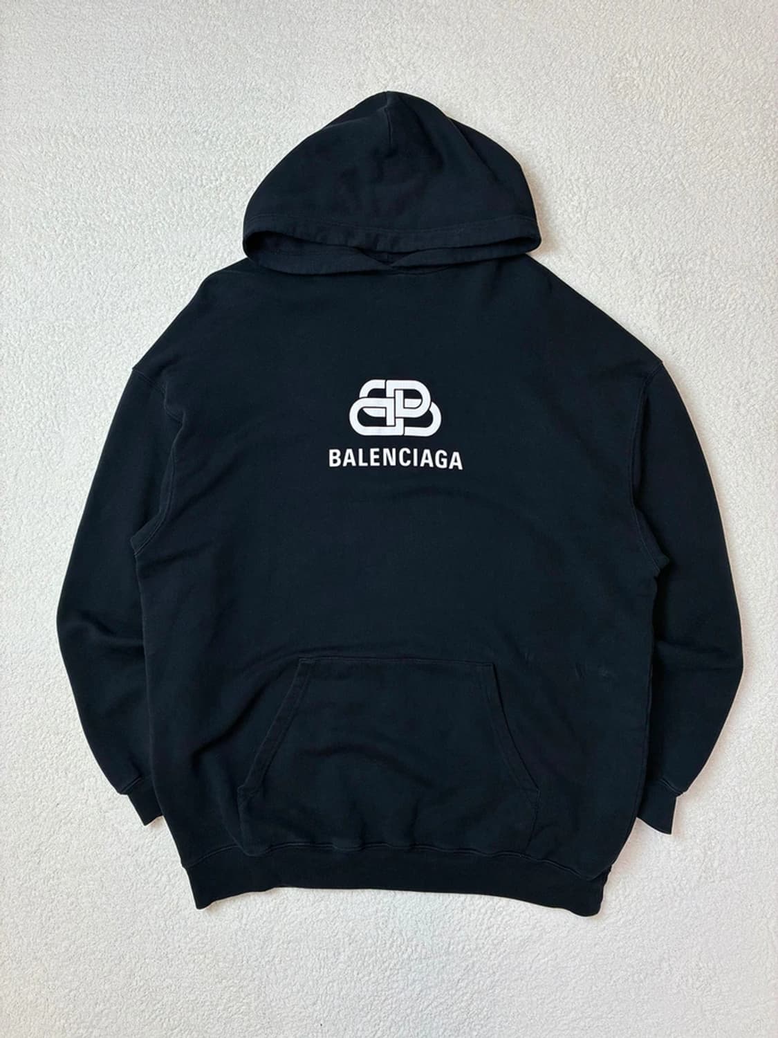 발렌시아가 블랙 BB 로고 오버핏 후드 티셔츠 PN5729    상품이미지1