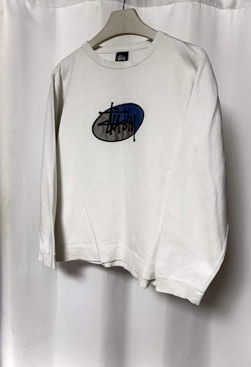 스투시 90s 올드스쿨 시그니처 자수 로고 스웻셔츠 상품이미지1