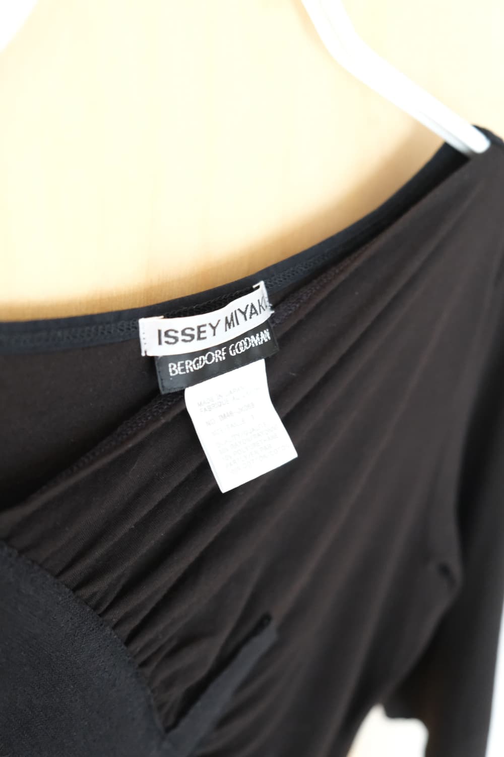 ISSEY MIYAKE Cross Strap Drape Top 상품이미지3