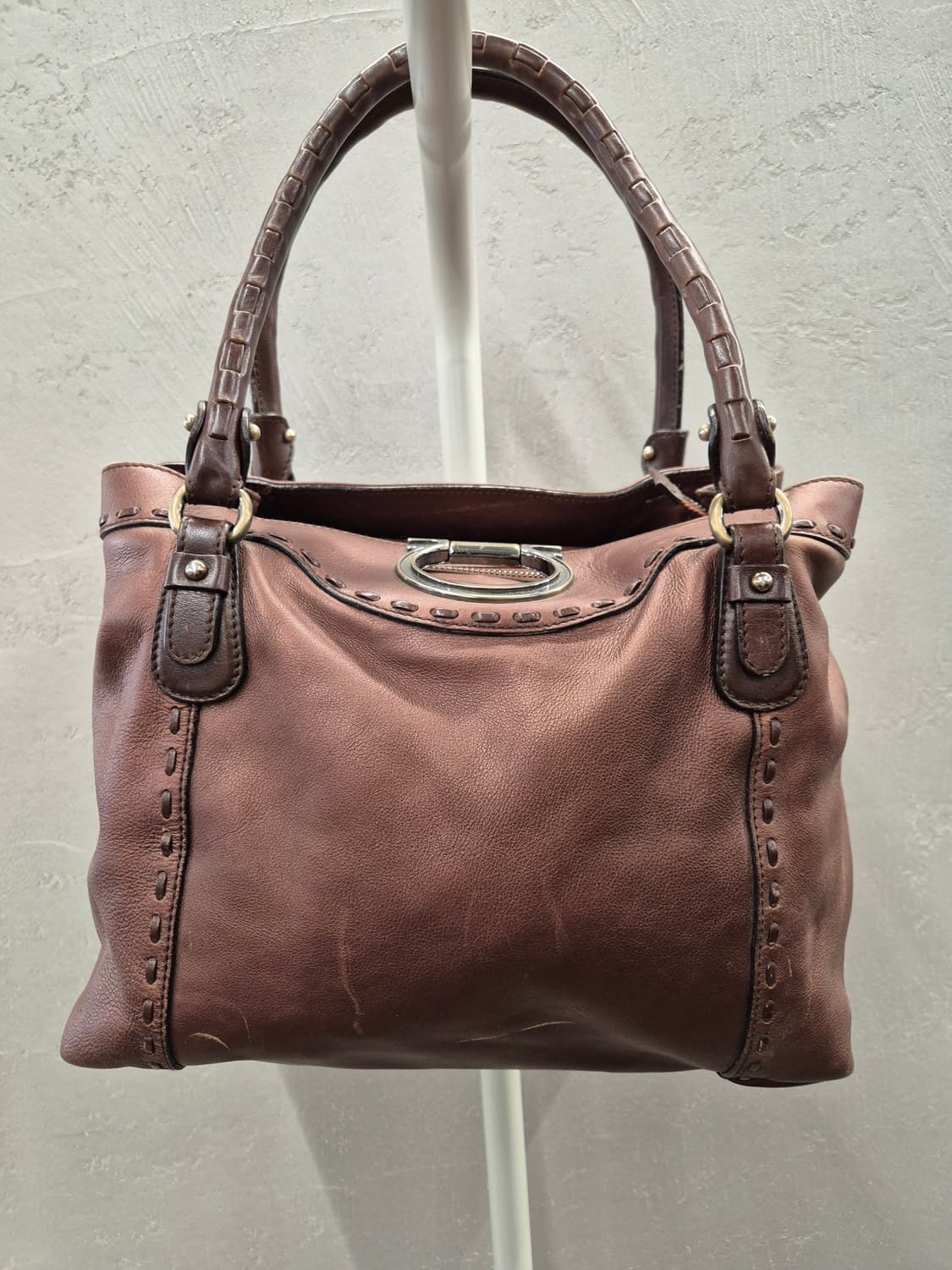 페라가모 간치니 토트백 브라운 상품이미지2