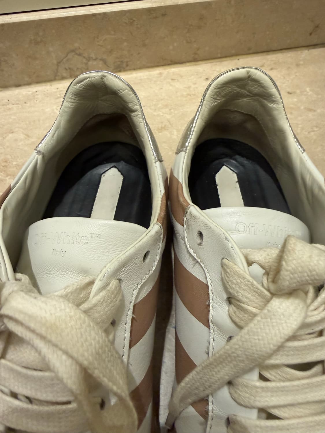Off-White 스니커즈 36 오프화이트 플랫슈즈 운동화 240 상품이미지5