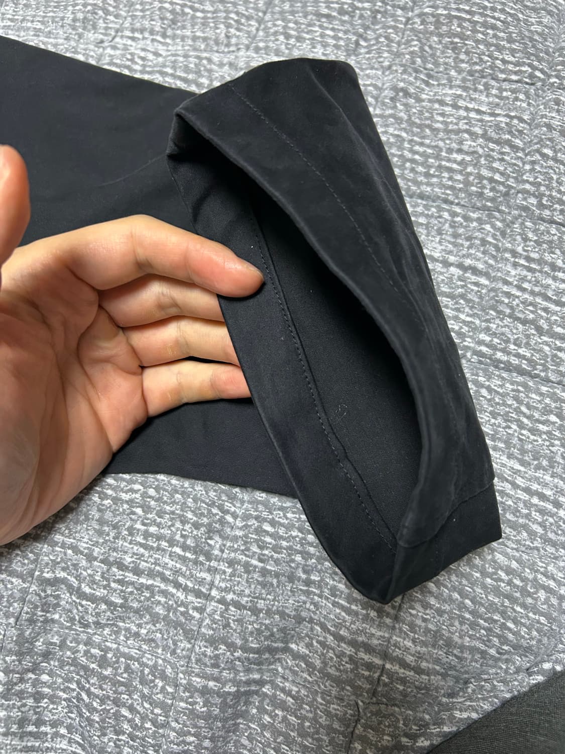 (사용감없음)cp company 렌즈 블랙카고팬츠 32(50) 상품이미지3