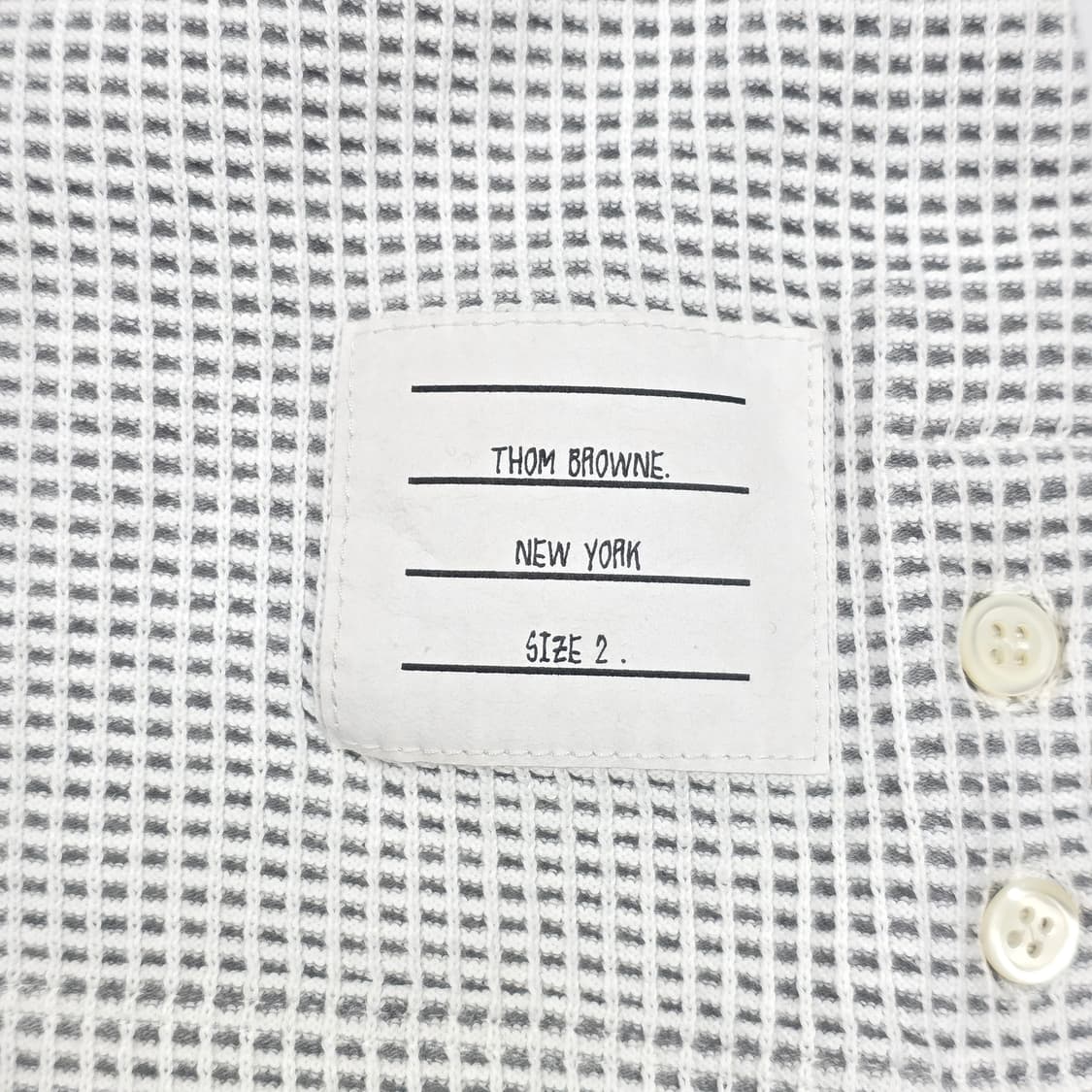 톰브라운 텍스쳐 바이컬러 반팔 카라티셔츠 상품이미지5