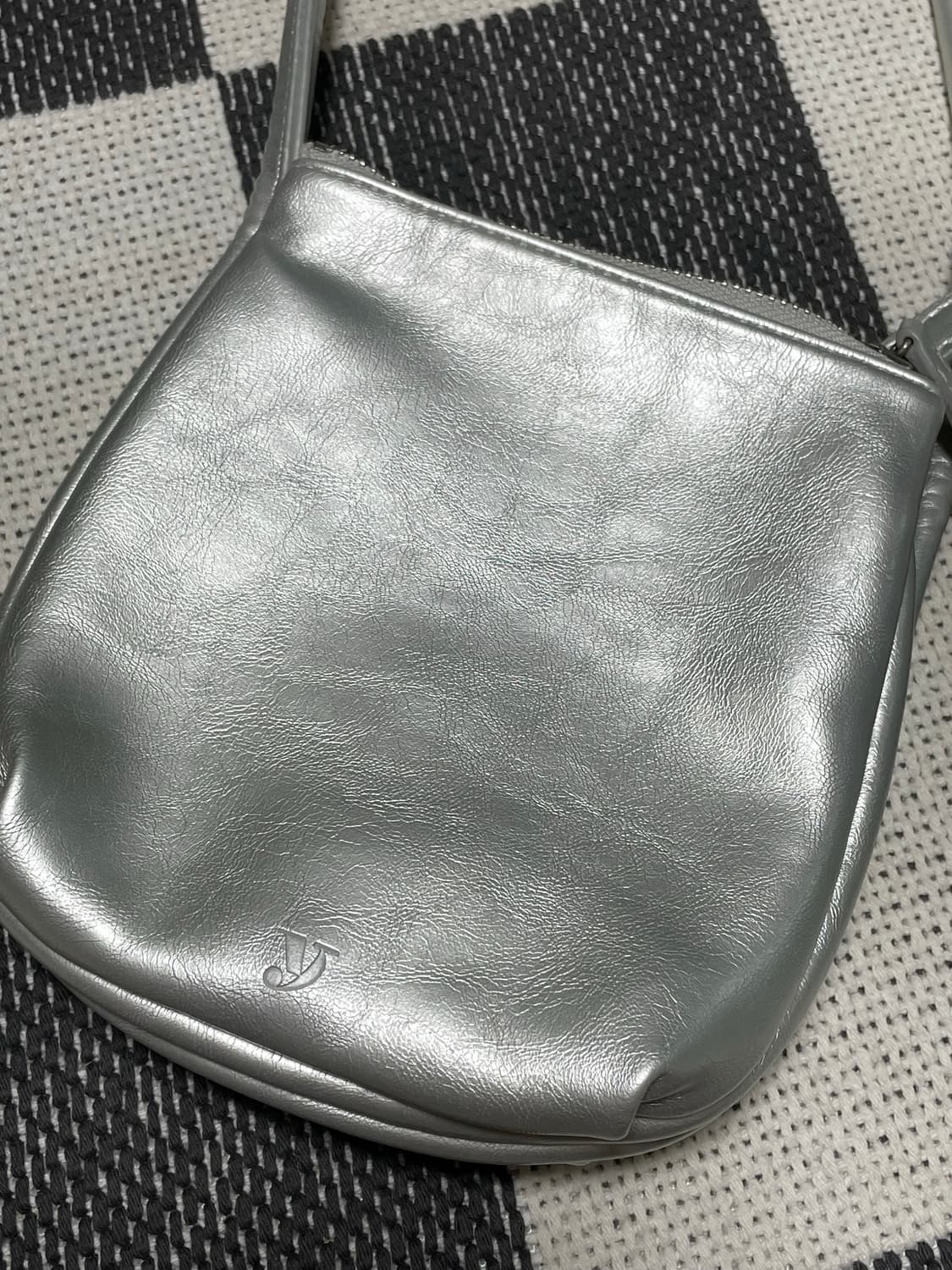 여밈 실버 크로스백 상품이미지4