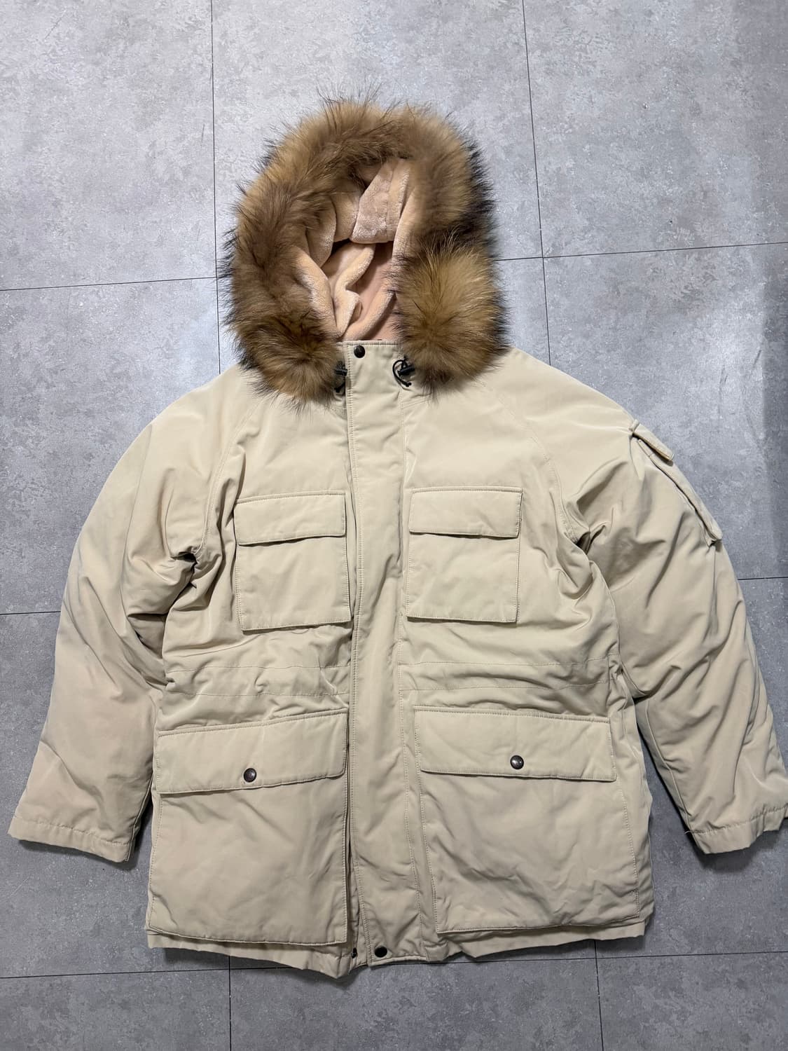 유니폼브릿지 베이지컬러 빈티지 아크틱 다운패딩파카 105size   상품이미지1