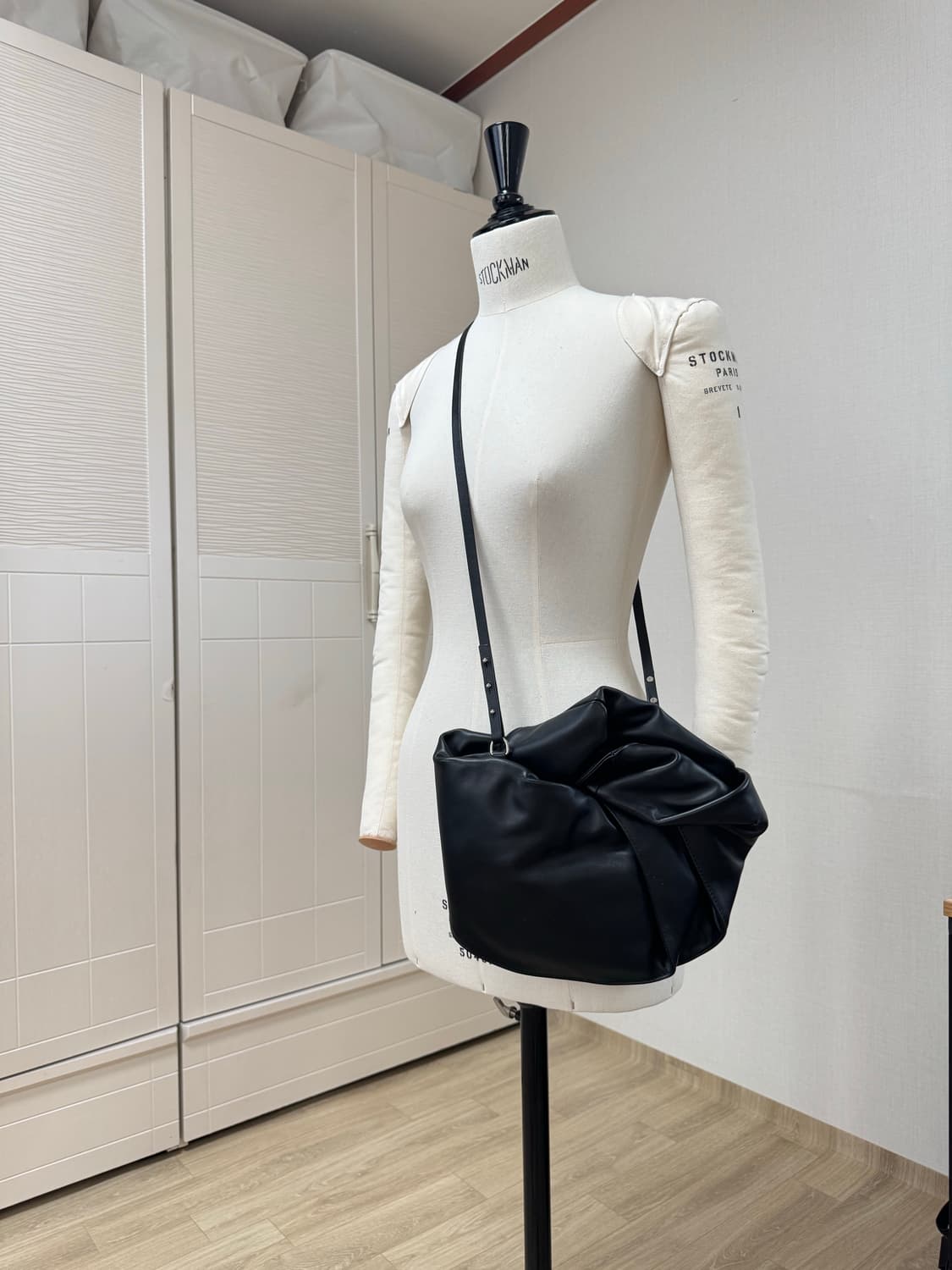 Y Project 블랙 인티니티 숄더백 상품이미지8